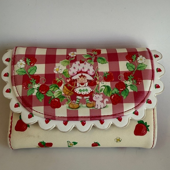 Hot Topic Handbags - 🍓 Strawberry shortcake 🍓 wallet Hot Topic